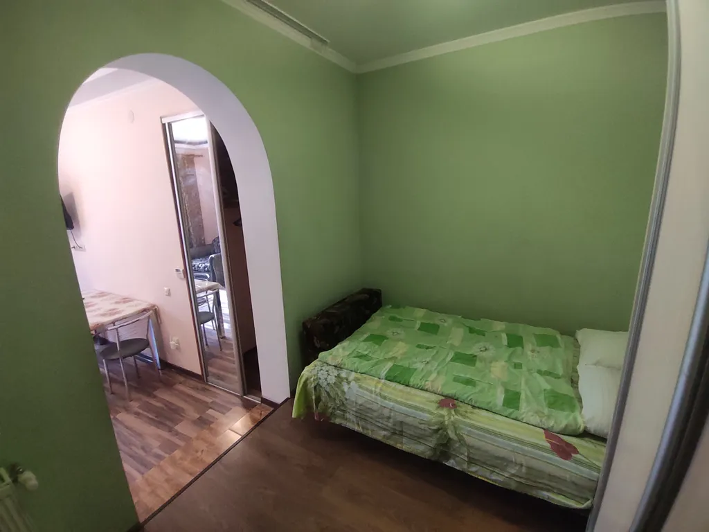 Двухкомнатные апартаменты около набережной Горького