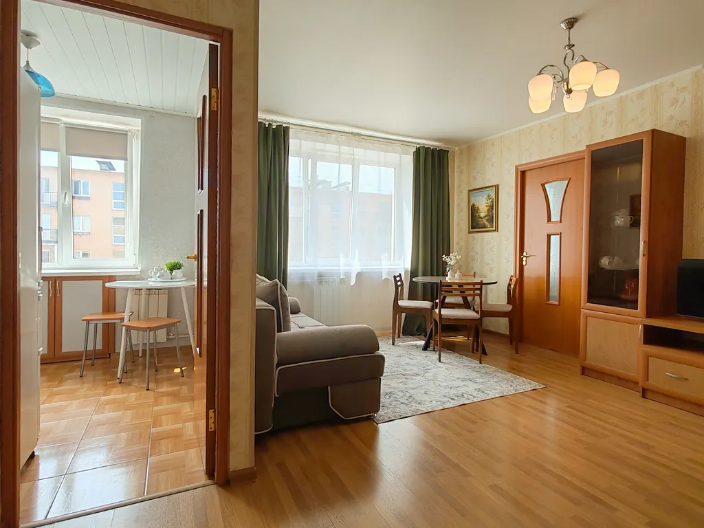 Светлая 2-комнатная квартира с библиотекой на Студенческом бульваре у ПетрГУ