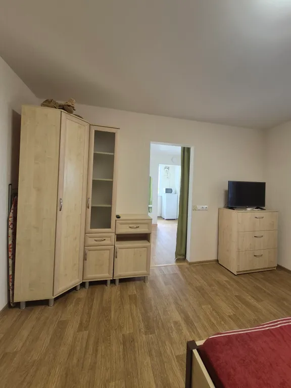 Часть дома с верандой и видом на море, горы и храм