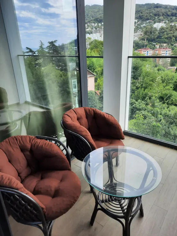 Квартира с балконом и отдельной спальней