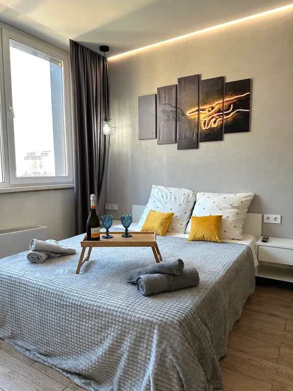 Студия с дизайнерским ремонтом