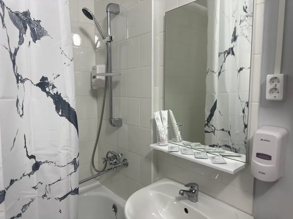 "В Гости!" на Строителей 90Б (1к квартира рядом с Кузнецким льдом)