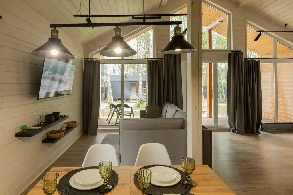 Домик в лесу с камином и баней