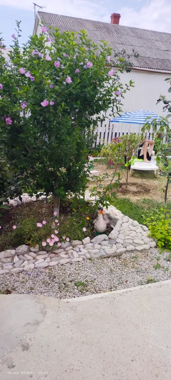 Уютный домик у моря