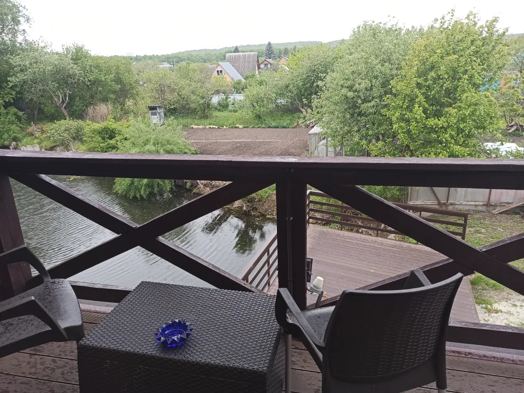 Дом с сауной, мангалом, три спальни, закрытая парковка.
 Новый год