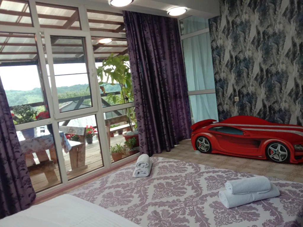 Этаж с видом на море, лес и горы