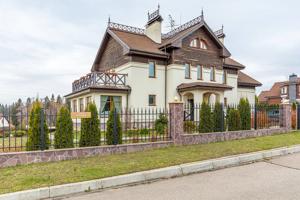 Дом у озера