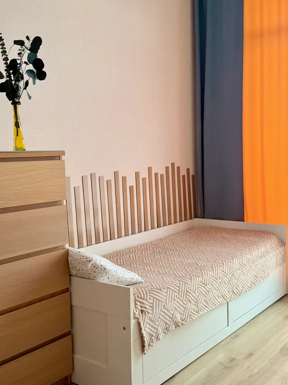 Корона с видом на море