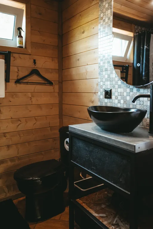 Барнхаус с панорамными окнами и банным чаном фурако