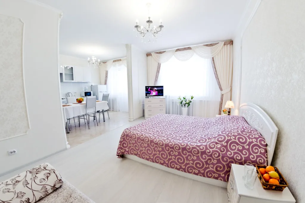 Светлая классическая студия в центре