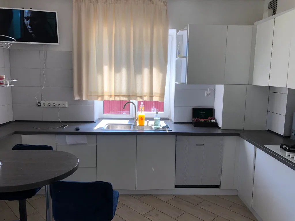 Дом в черте города в тихом дачном обществе