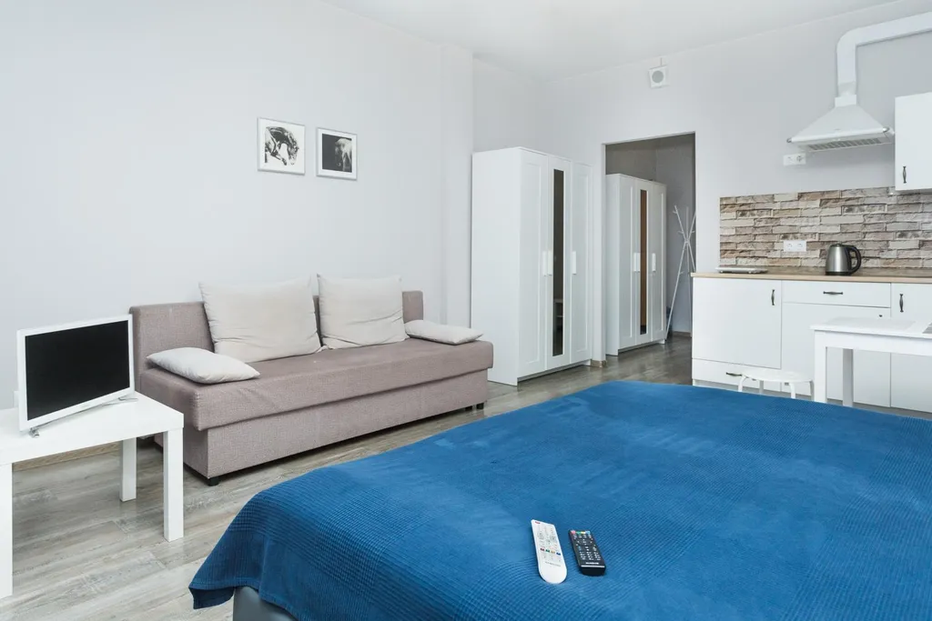 Светлый апартамент в центре рядом с БЦ Высоцкий, Антей