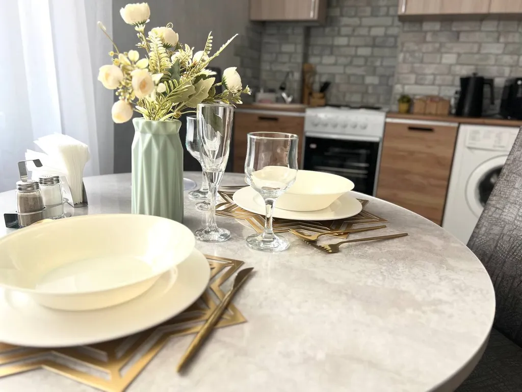 Новый апартамент с зоной отдыха на балконе