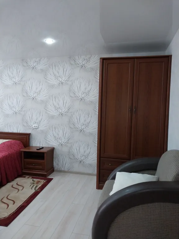 Улучшенная трехкомнатная квартира рядом с гостиницей