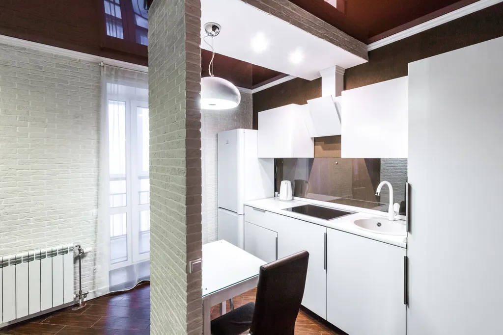 Студия с джакузи и камином