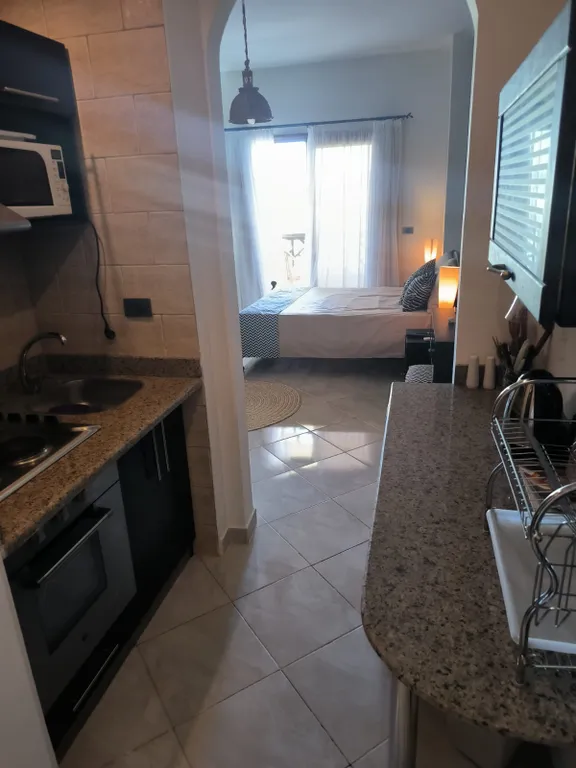 Студия в элитном районе с пляжем и бассейном с подогревом