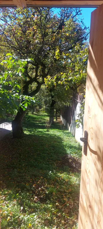 Коттедж рядом с виллой