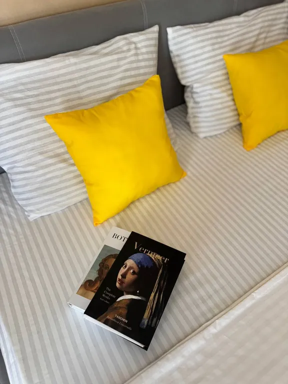 Уютная квартира с красивым видом из окна