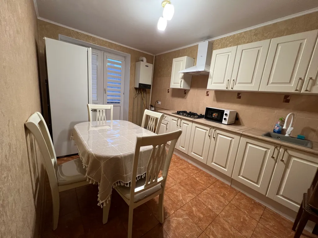 Квартира Уютная, просторная 3-комнатная квартира — Владикавказ