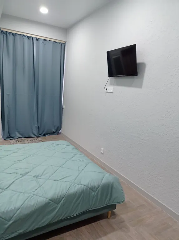 Студия с отдельным входом в комплексе с бассейном