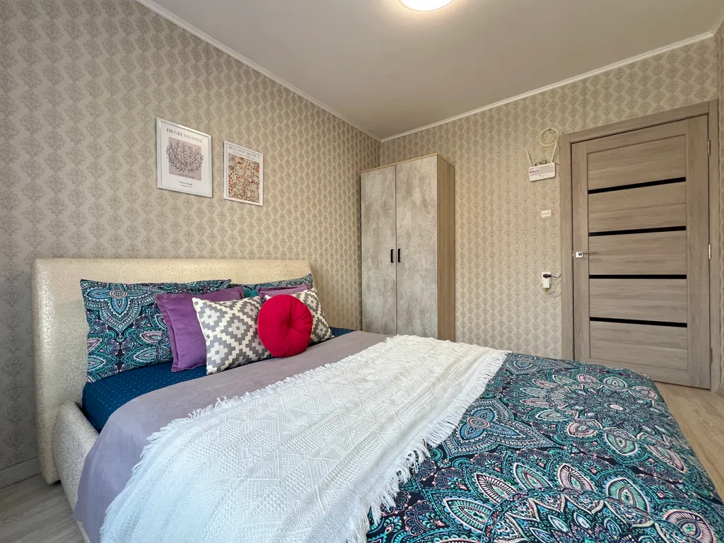 Полноценная двушка у жд вокзала, не берем оплату за финальную уборку