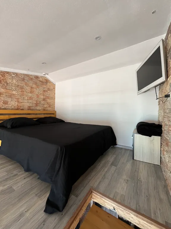 Двухуровневая студия с видом на море