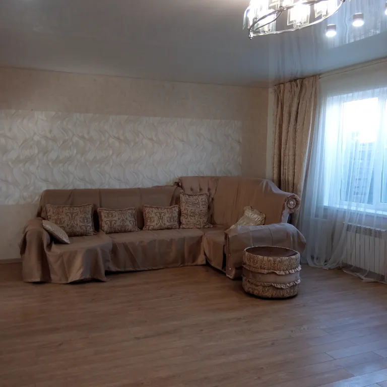 Большая двухкомнатная квартира в центре города — аренда посуточно в Астрахань