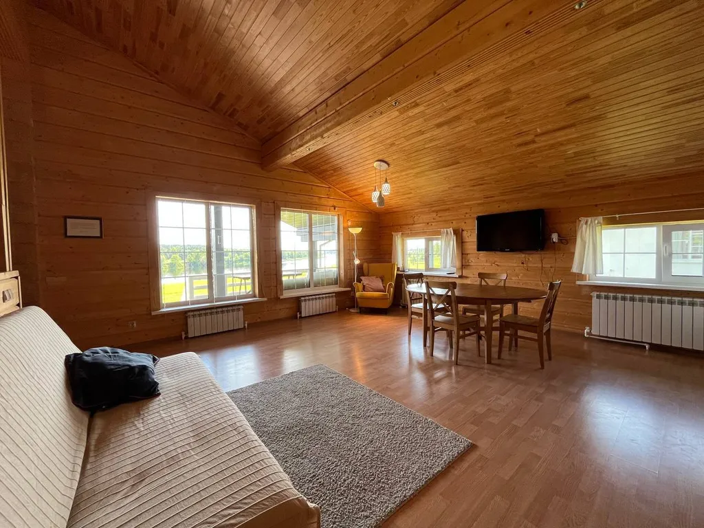 Дом Шива на берегу реки Медведицы