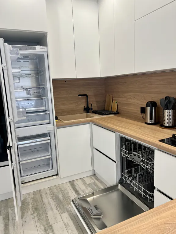 Двухуровневая евротрешка возле моря