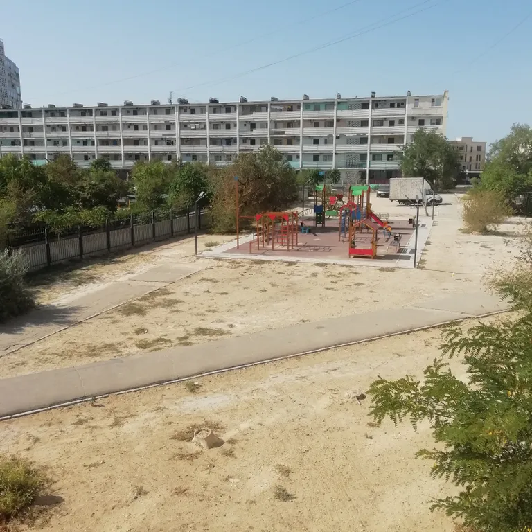 Простая квартира, дом у моря