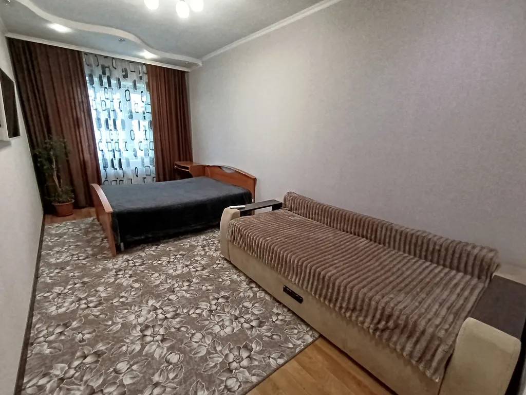 Нововартовская 4