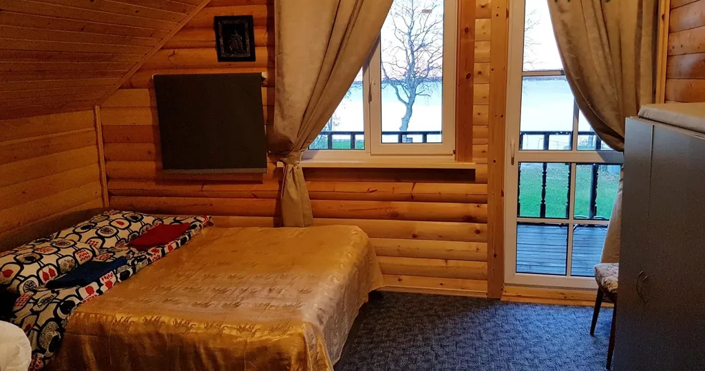 Коттедж на берегу