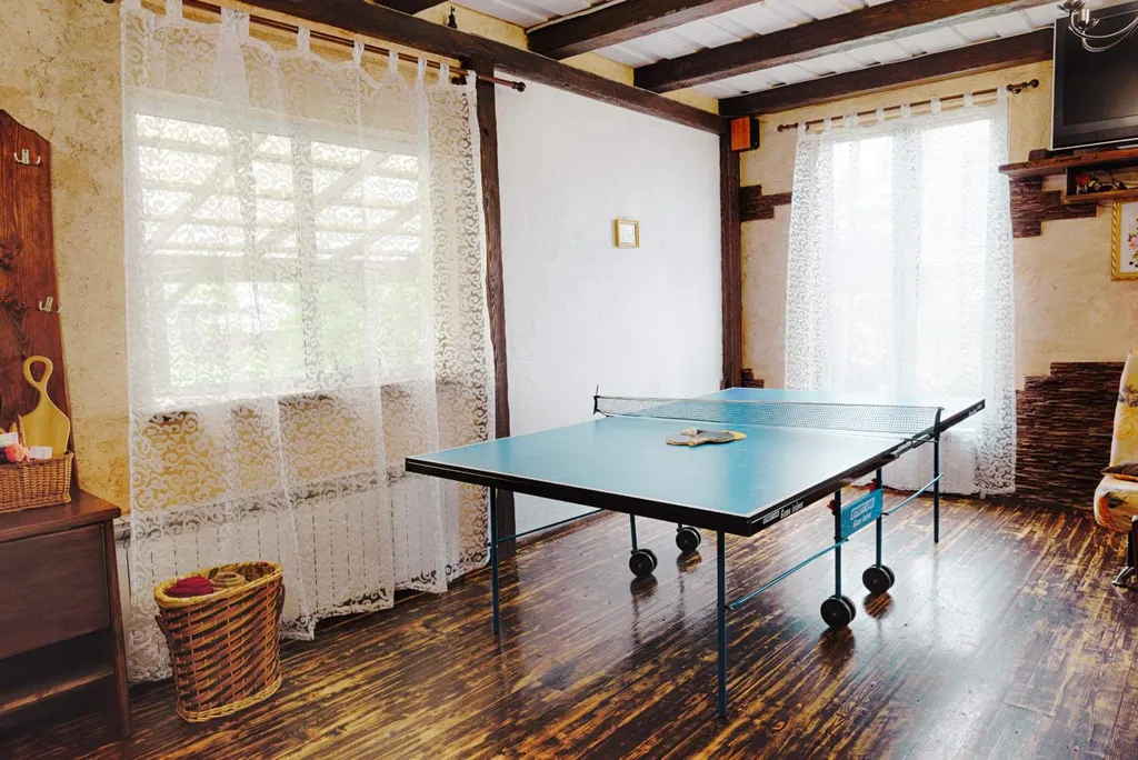 Коттедж под Минском с баней, озером, беседкой