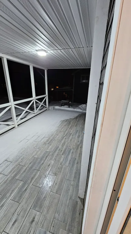 Уютный дом с панорамными окнами