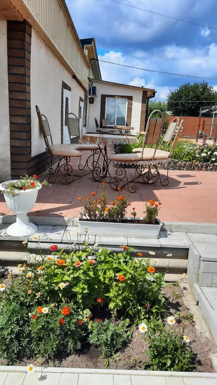 Отдельно стоящий дом на территории гостевого дома