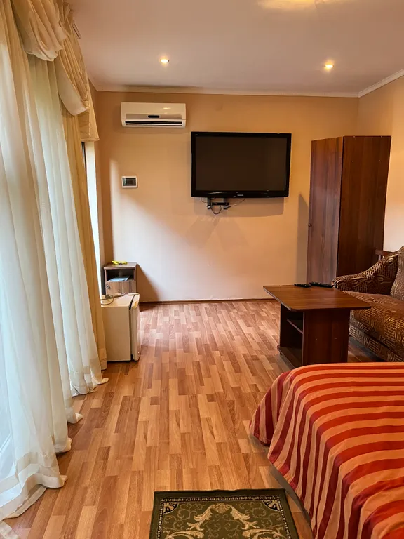 Номер в отдельном домике у бассейна