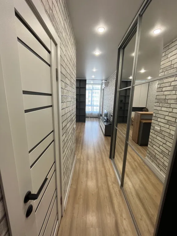 Студия в новом доме рядом с кадетским училищем