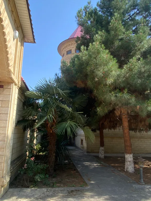 Дом напротив фонтана с потрясающим видом на крепость, фонтан и море