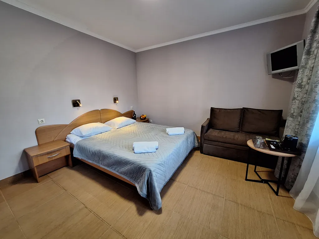 Квартира Квартира Улучшенный комфорт плюс, четырёхместный номер с террасой — Геленджик