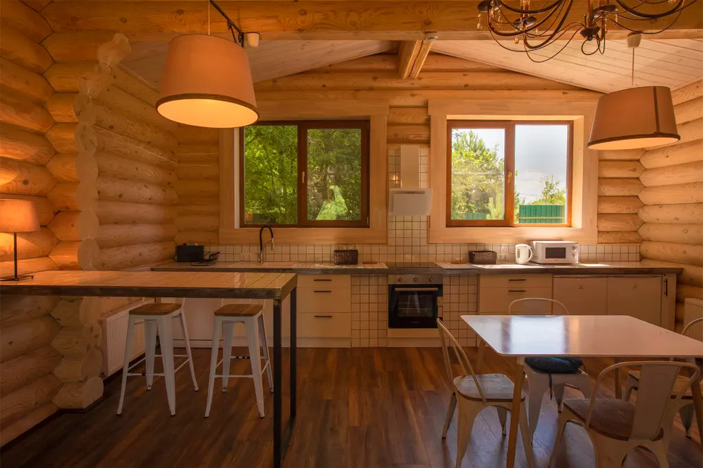 Дом рядом с лесом