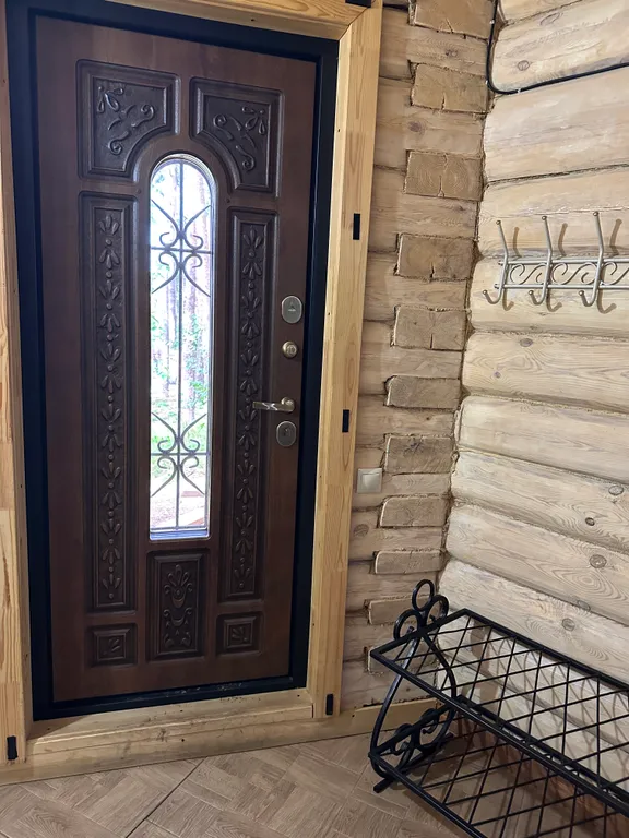 Уютный дом в лесу