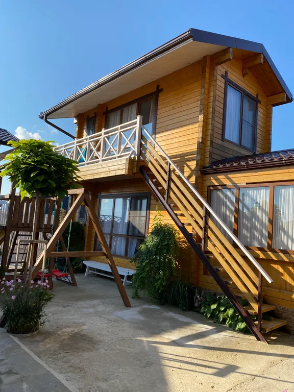 Коттедж Дом 1 с бассейном и питанием, первая линия — Кучугуры