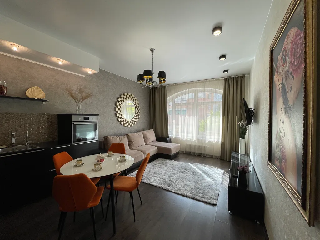 Люкс у ТЦ Аура, площадь Ленина, центр, подземная парковка