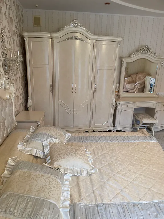 Номер в центре Ялты в 100 метрах от моря в историческом здании 1875 года