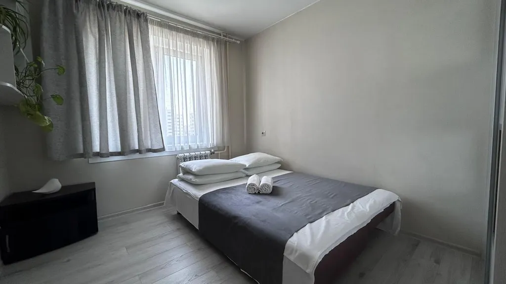 Современная трехкомнатная квартира с большой кухней