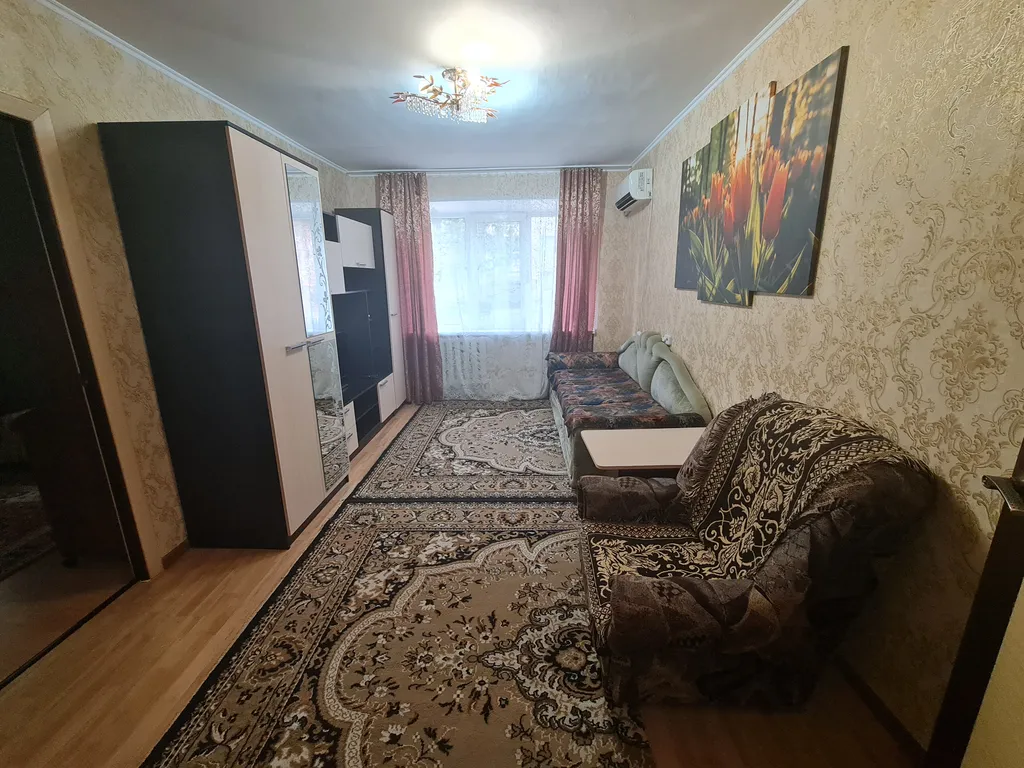 2-комнатная квартира на 1-м этаже в центре военного городка