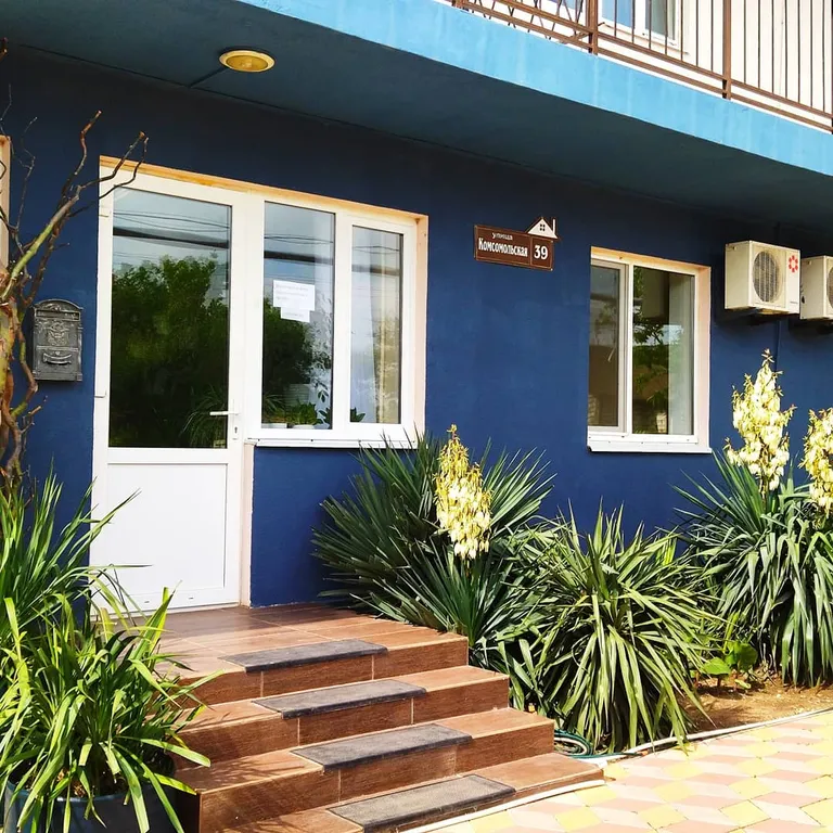 Уютная комната у моря