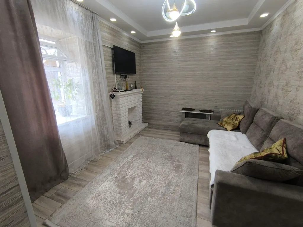 Уютный дом с садом рядом с центром города