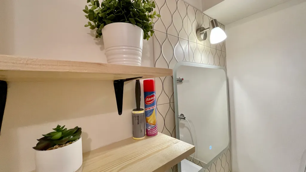 Не в отеле, а в квартире