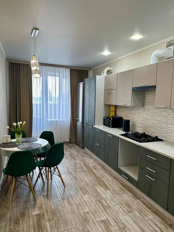 Тëплая, уютная квартира с евроремонтом